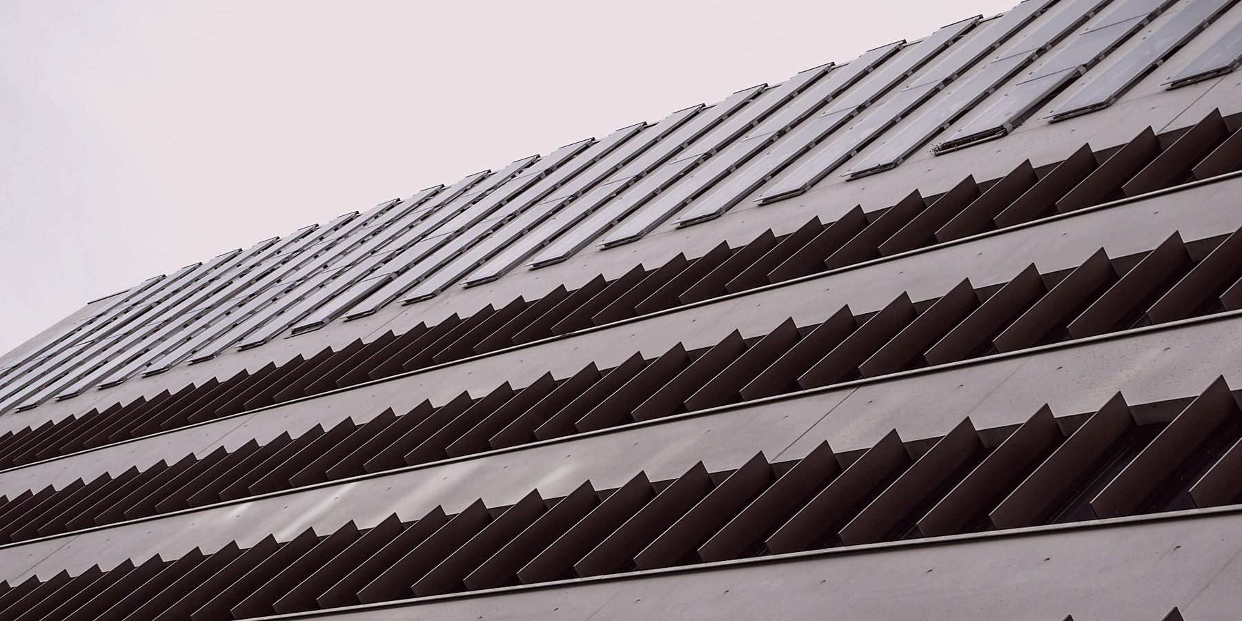 Abstrakte Architekturaufnahme zu konzerninternem Run-off und Bestandstrennung in der Versicherungsgruppe