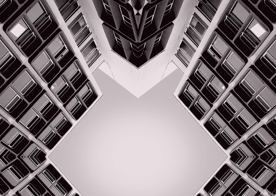 Symmetrische Architekturaufnahme als Symbolbild für Rechtsformwahl bei Startup-Gründung
